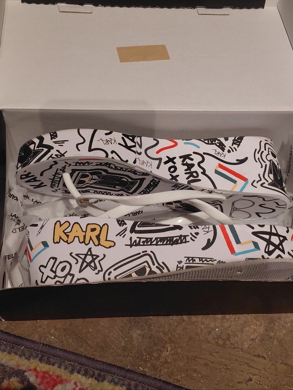 Karl Lagerfeld White Graphic Flip-Flop Platforms SZ 9 - Picture 6 of 7